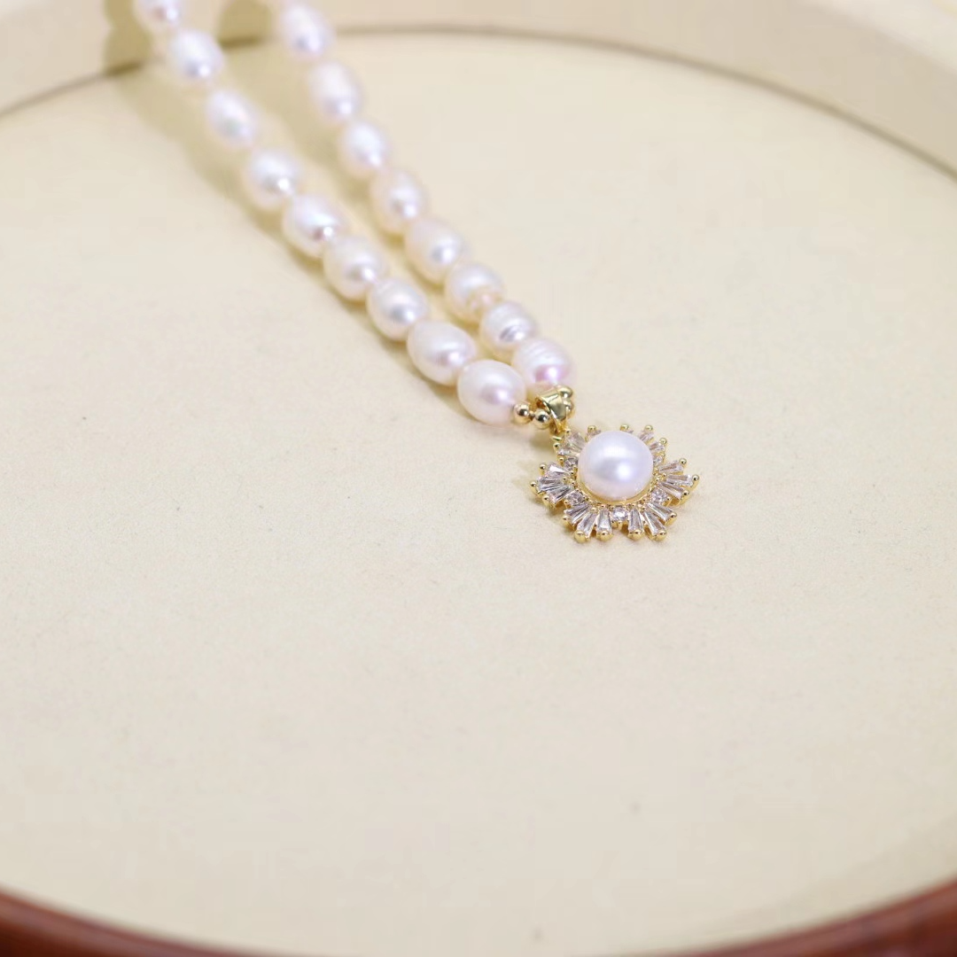 冰雪白色淡水珍珠项链