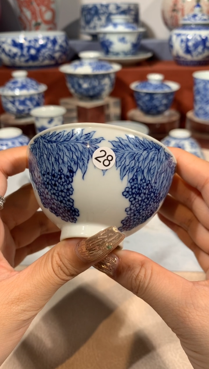 【闪购商品】摆件28青花梨花鸡心杯