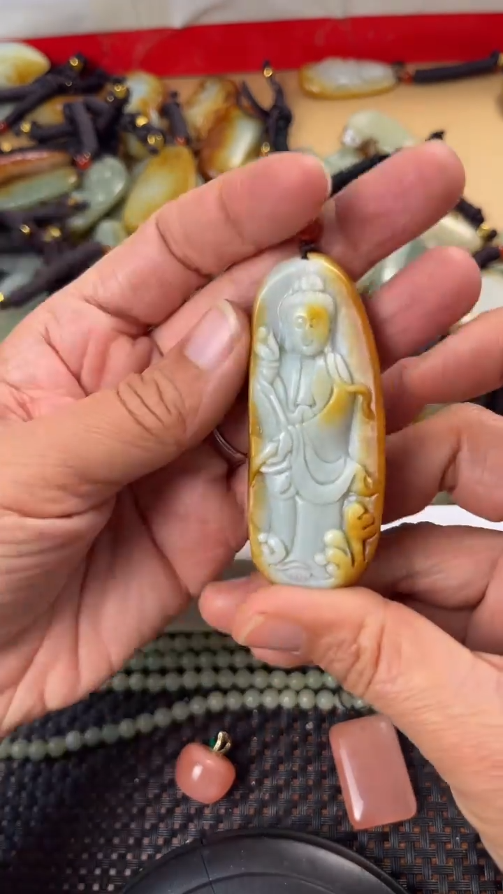 【闪购商品】和田玉颈饰未镶嵌多样性发货没有证书拍一发一有瑕