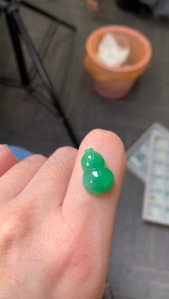 未镶嵌定制翡翠裸玉