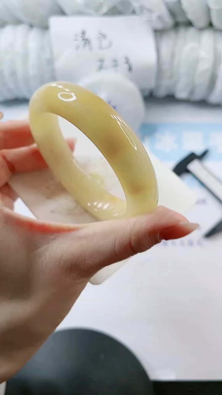 【闪购商品】石英质玉手镯未镶嵌多样性发货V362