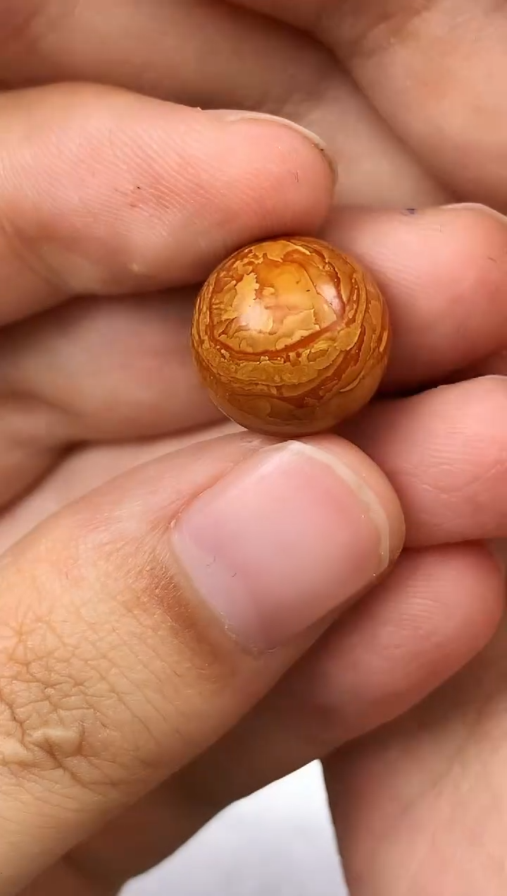 未镶嵌琥珀珠宝奇石252
