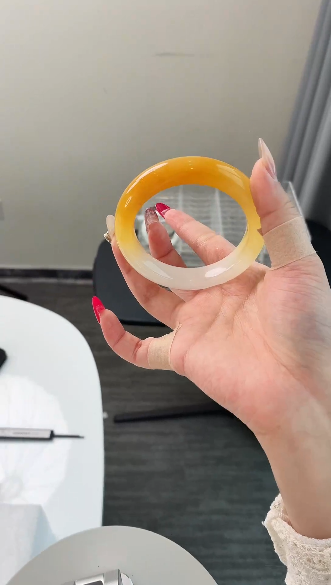 未镶嵌手镯石英质玉13.56