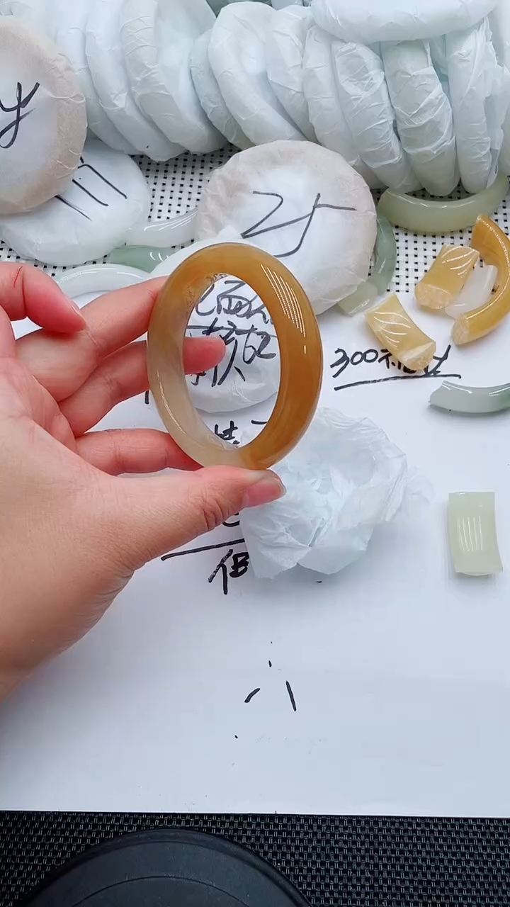 未镶嵌手镯石英质玉78-54-55