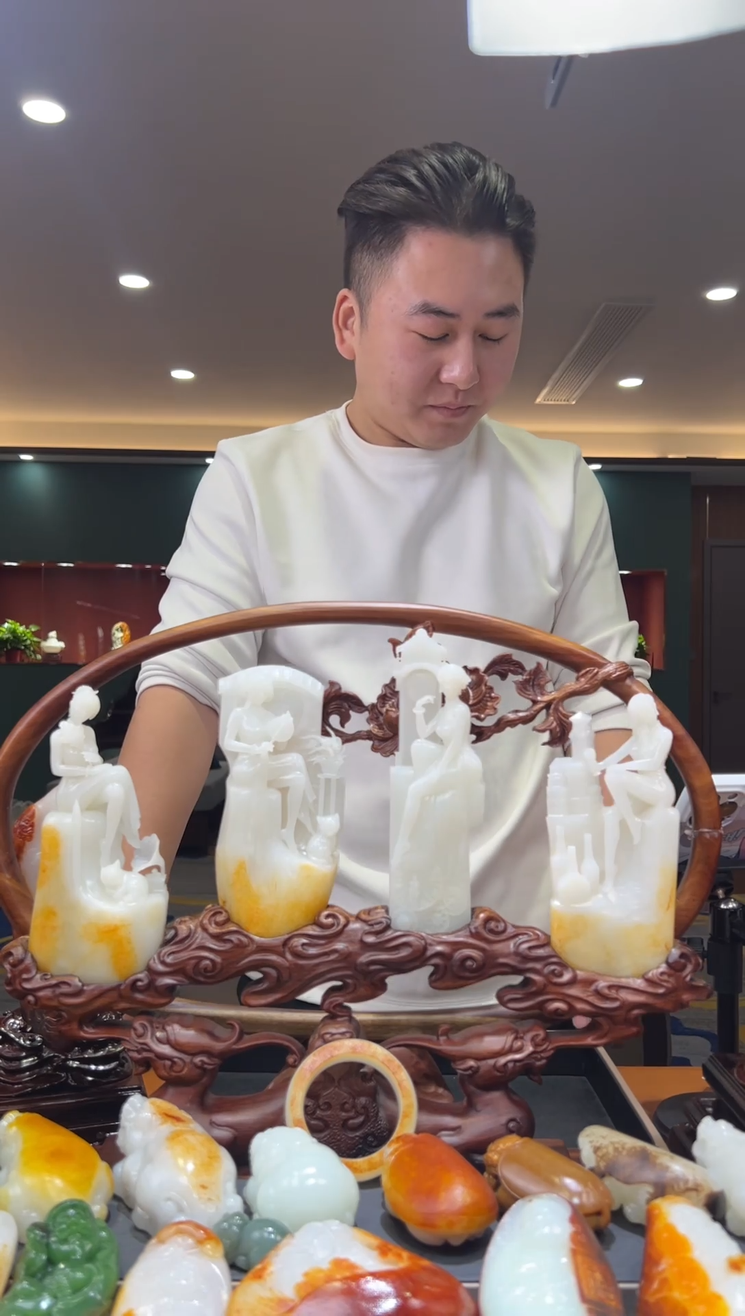 未镶嵌和田玉把件王*。和田玉