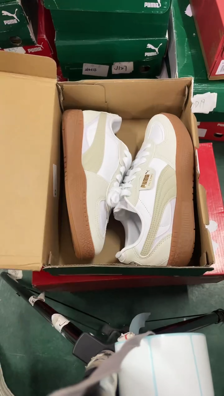  彪马时尚休闲运动鞋38M  EE22