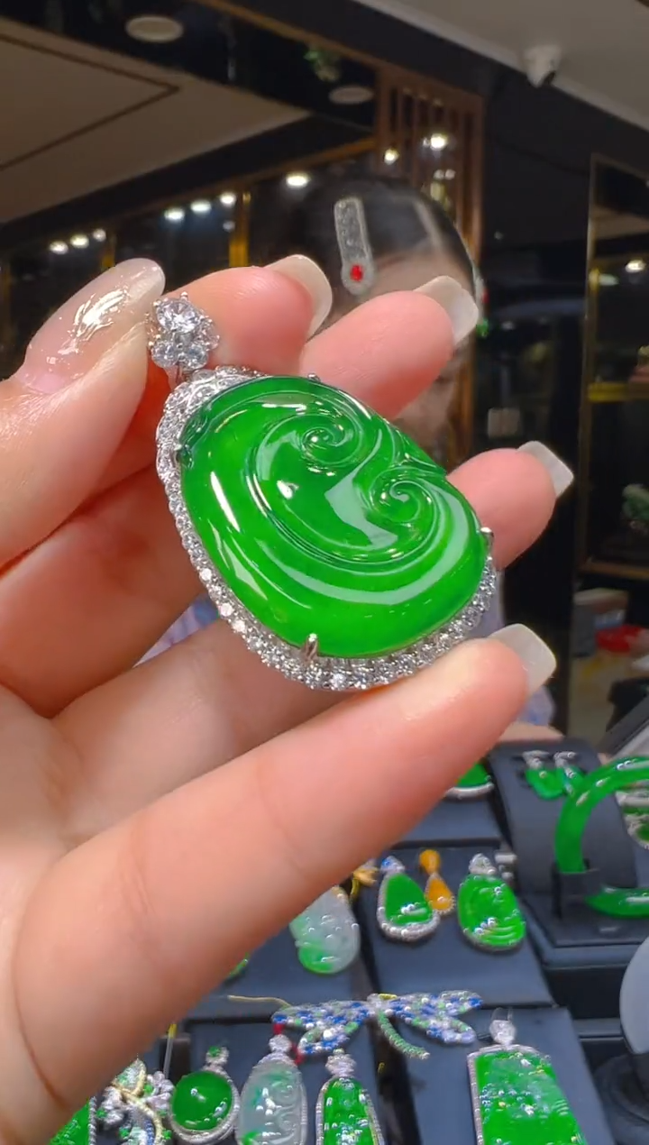 吊坠(赠链)银S925镶嵌翡翠016（多样性发其一）