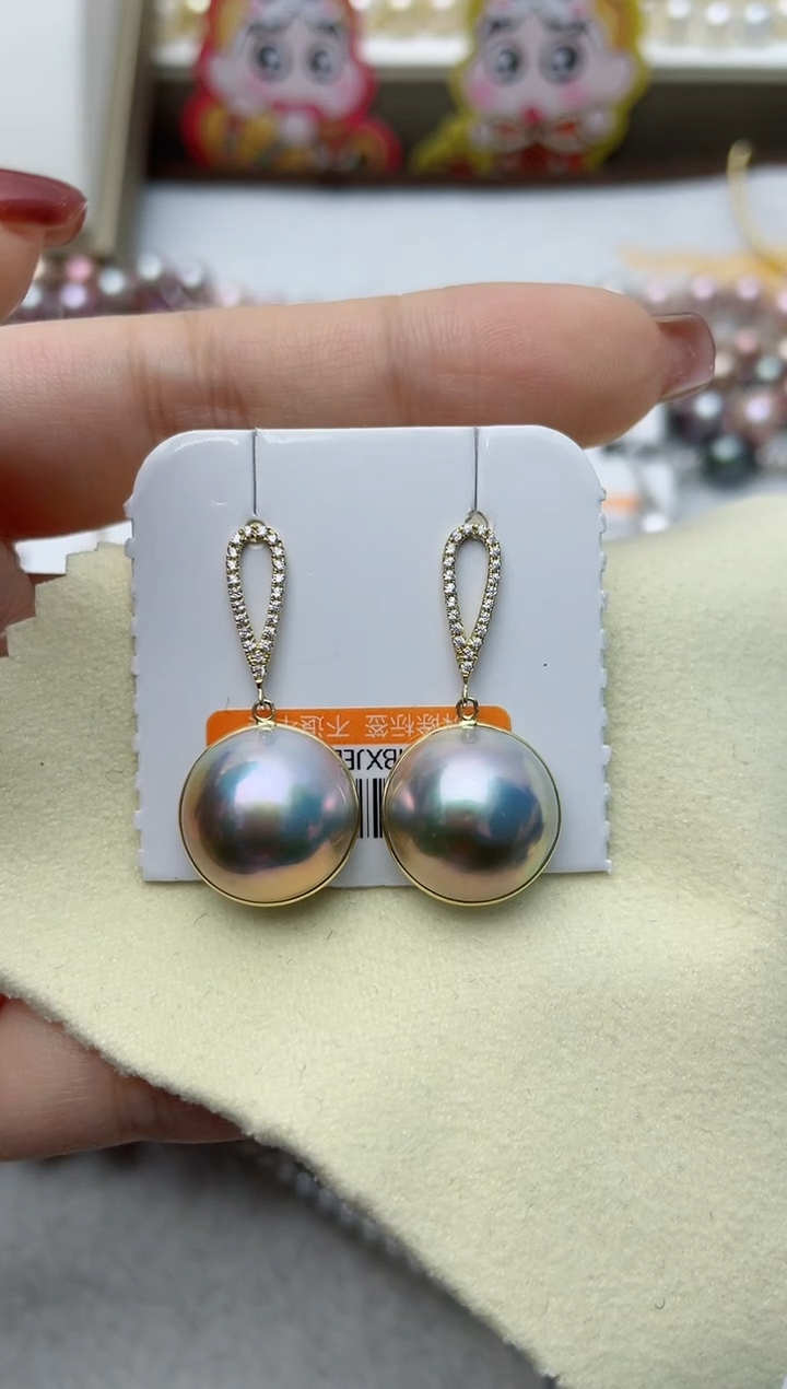 【闪购商品】拼合珍珠（马贝珠）耳饰18K金镶嵌W67