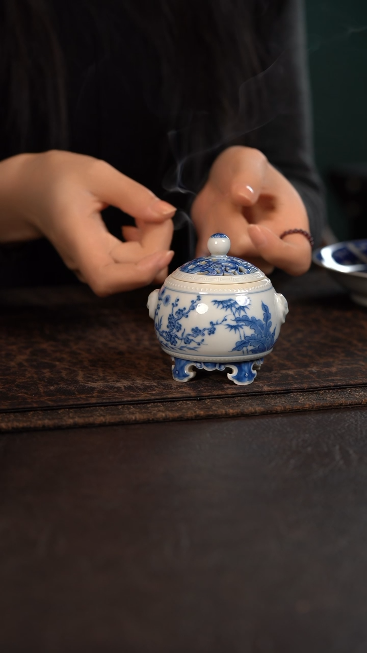 【闪购商品】杯望月怀古松竹梅如意足香炉