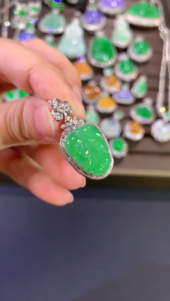 【闪购商品】翡翠吊坠(不含链)18K金镶嵌Z217|3980