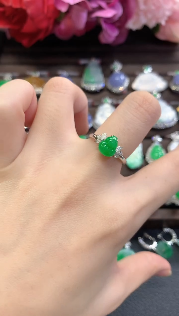 18K金镶嵌戒指翡翠秋日珠宝Q100