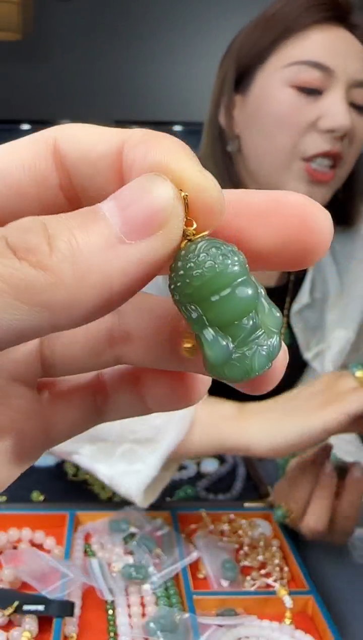 和田玉18K金镶嵌吊坠(不含链)1