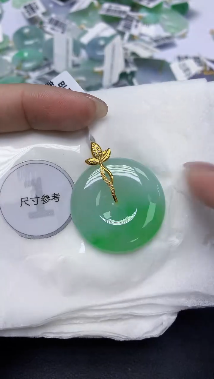 翡翠18K金镶嵌颈饰天然缅甸翡翠A货百元以上9元证书费自理