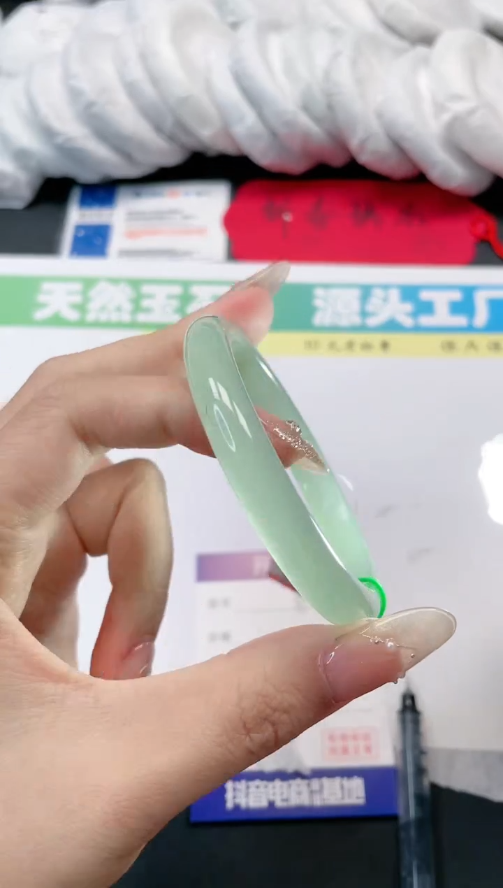 【闪购商品】石英质玉手镯未镶嵌115-52