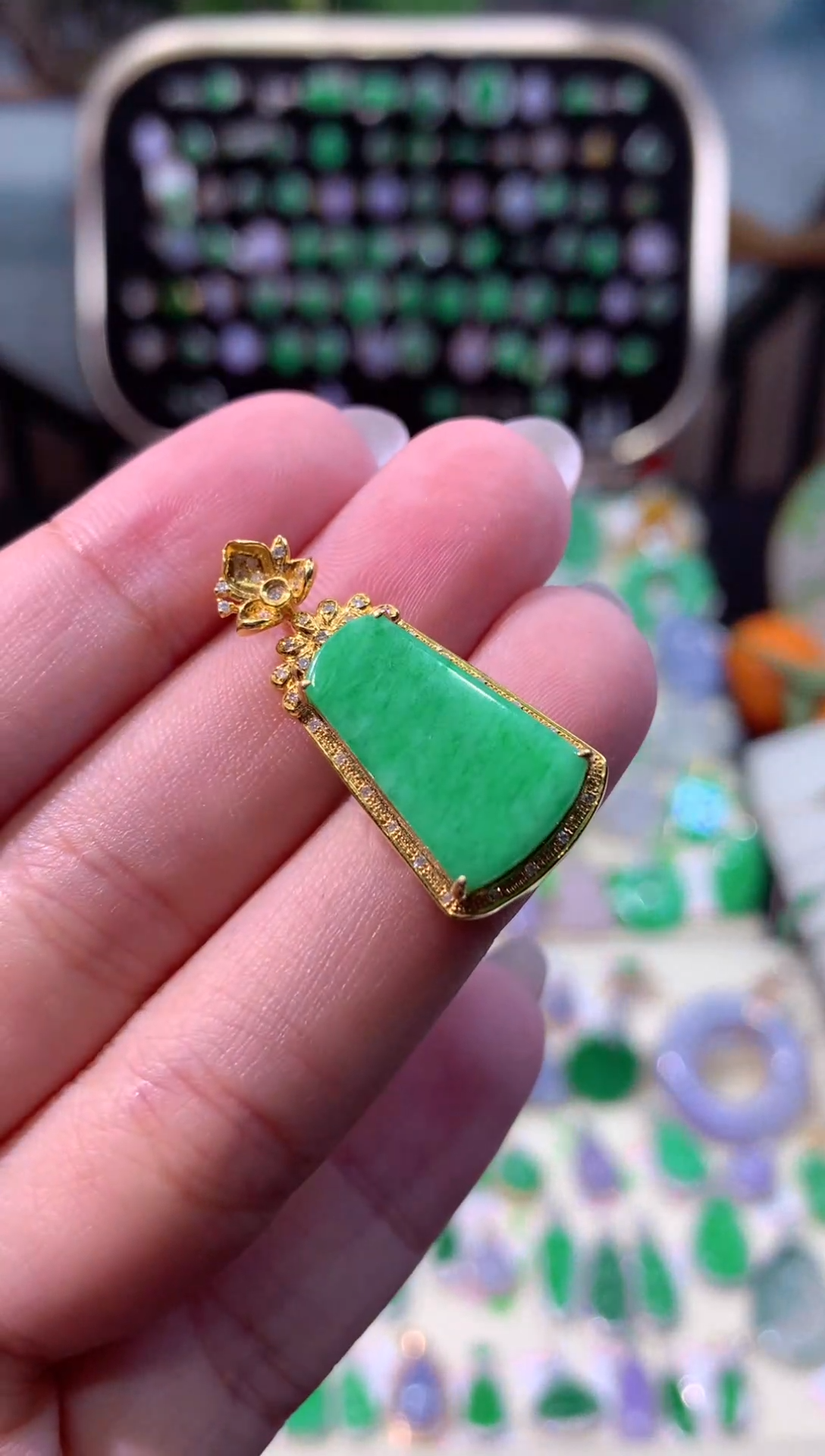 【闪购商品】翡翠颈饰18K金镶嵌缅甸天然A货翡翠