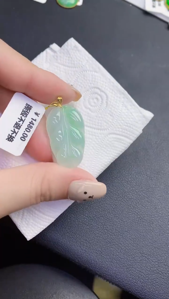 颈饰18K金镶嵌翡翠缅甸天然翡翠A货