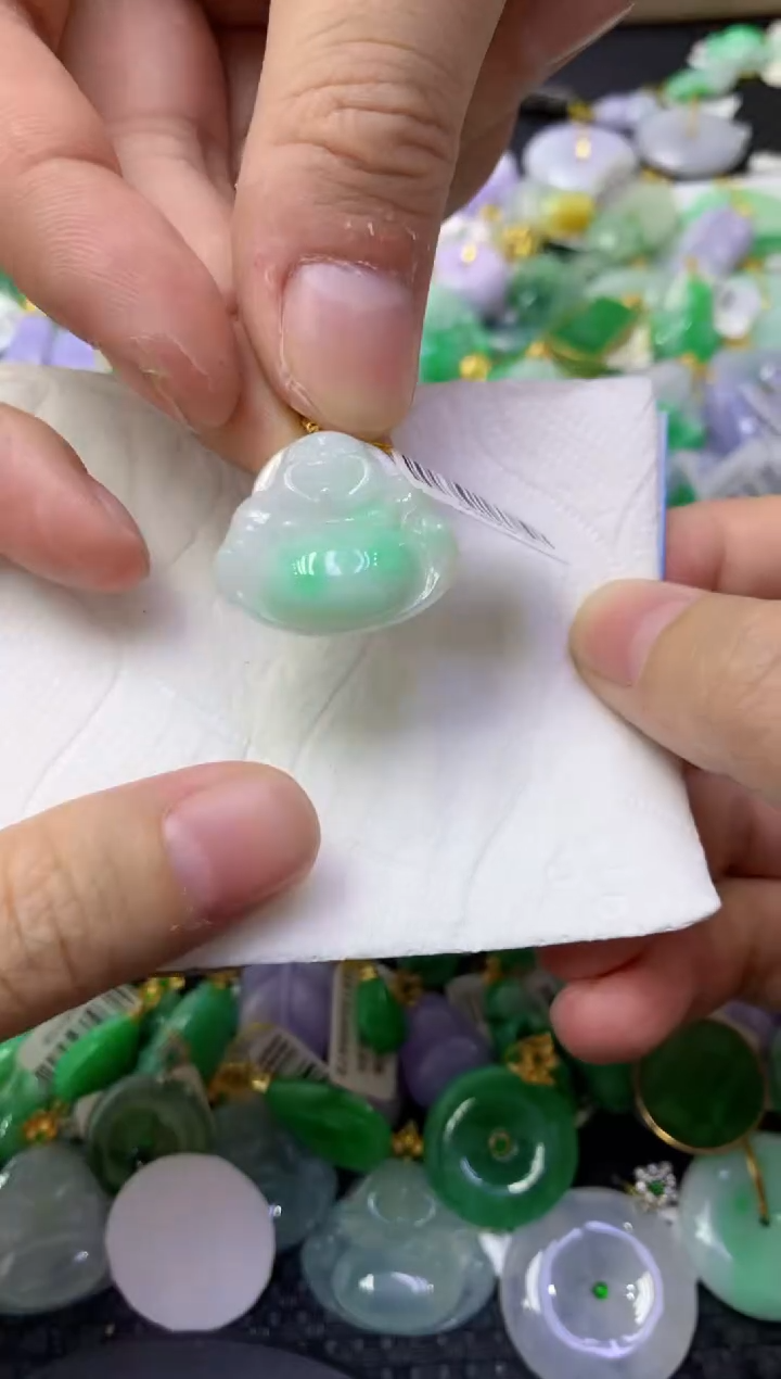 颈饰18K金镶嵌翡翠天然缅甸翡翠A货