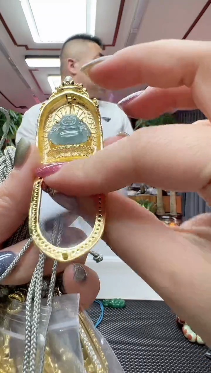 【闪购商品】翡翠挂件未镶嵌多样性发货其中发一