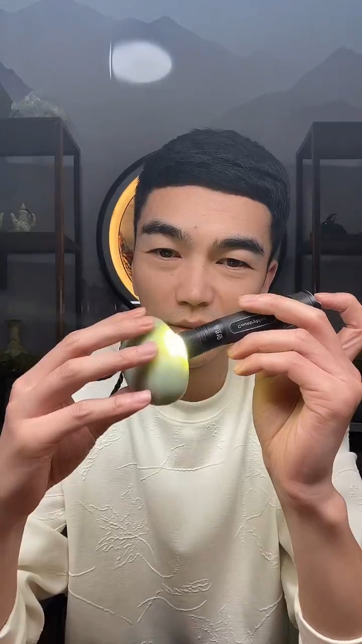 未镶嵌蛇纹石玉鱼缸石岫玉手把件