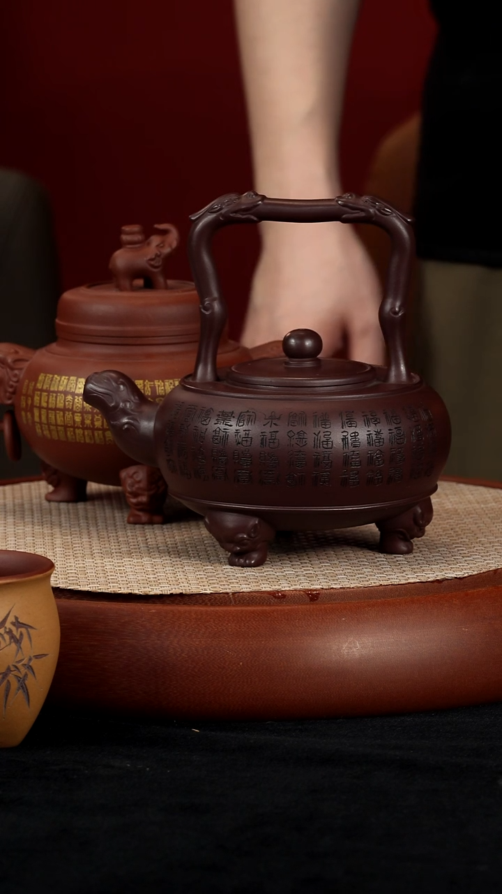 【k045】三星提梁宜兴紫砂LCH