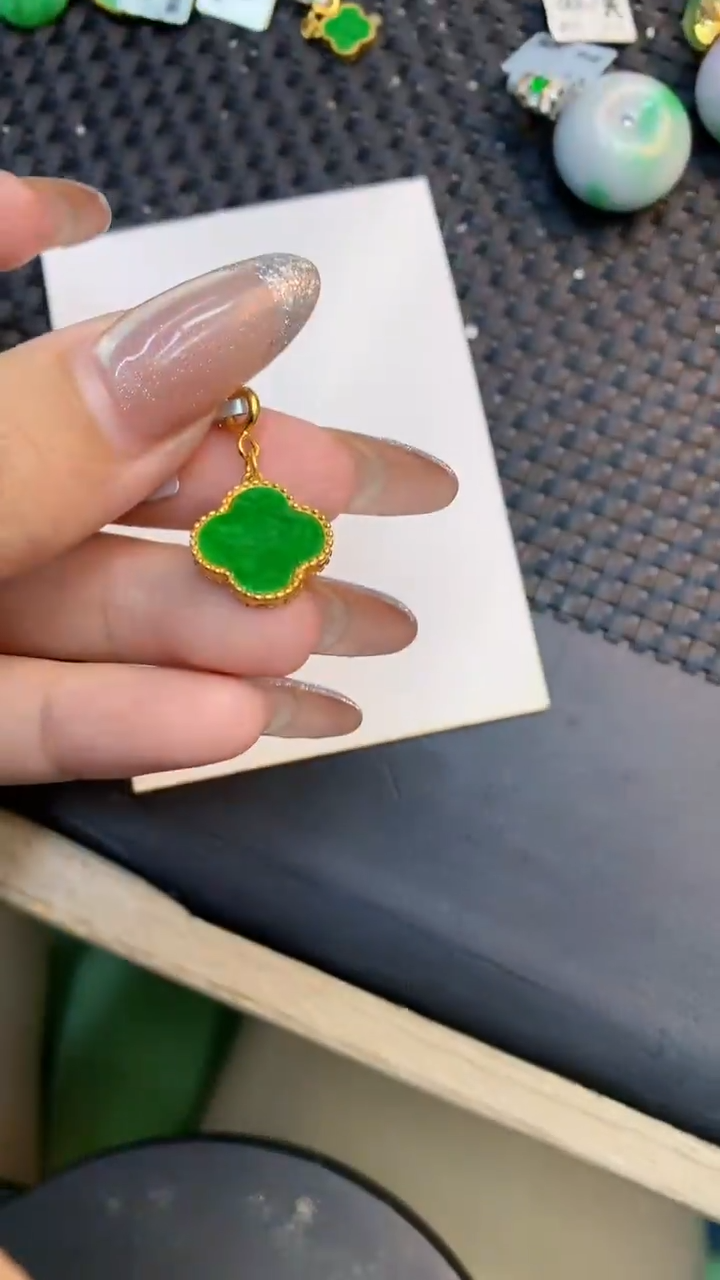 颈饰未镶嵌翡翠1