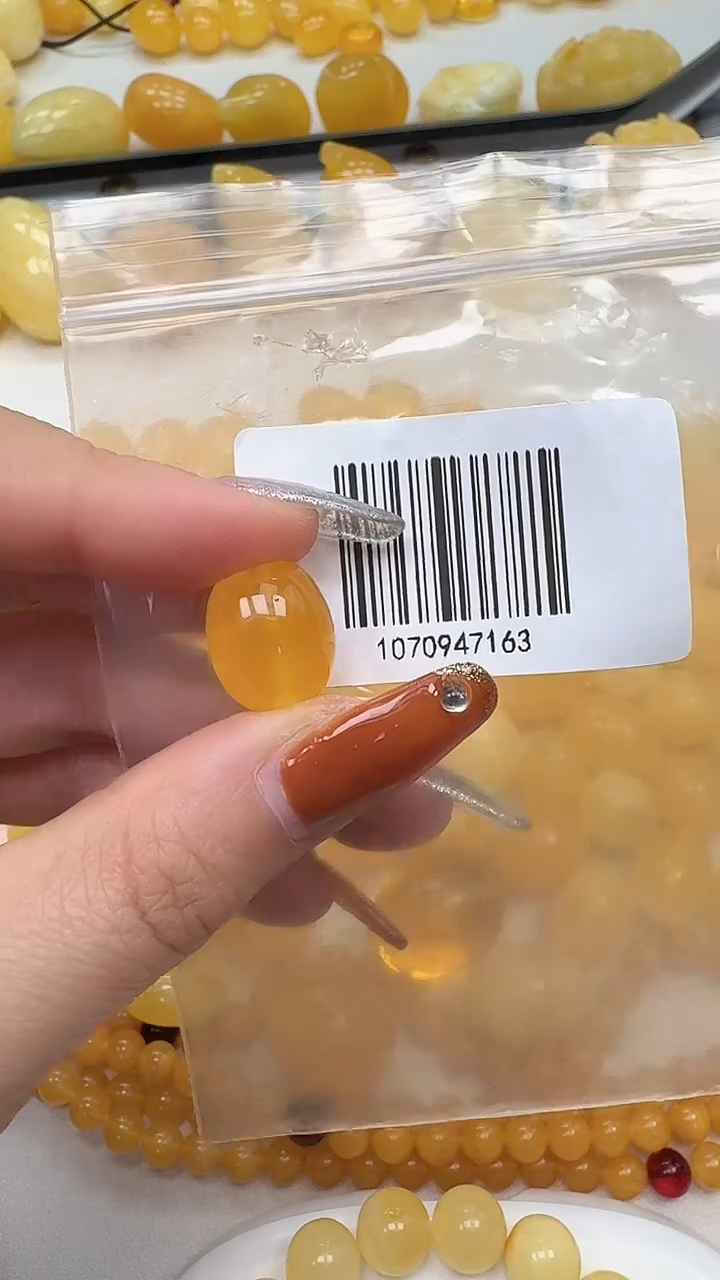 裸石琥珀未镶嵌如图