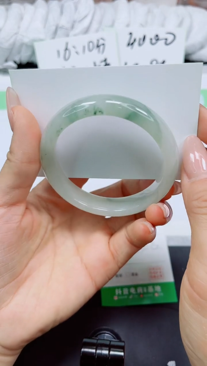 石英质玉手镯未镶嵌100-56