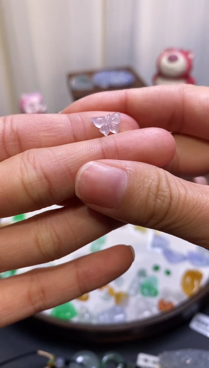 【闪购商品】翡翠颈饰未镶嵌蝴蝶