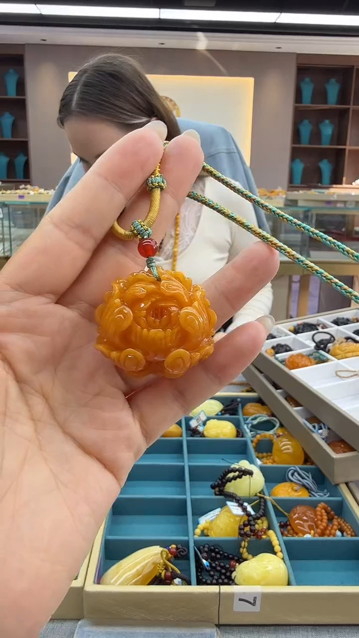 琥珀颈饰未镶嵌230秒拍号 假一罚三 