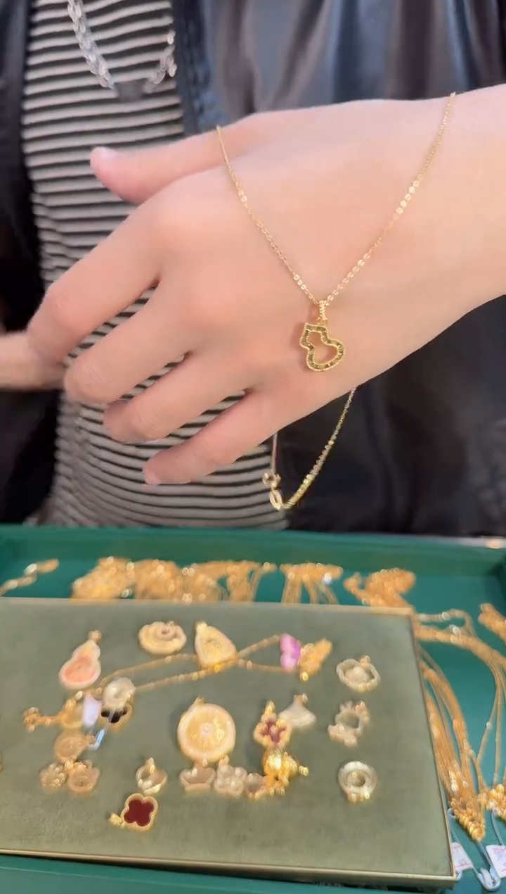 福利 镂空葫芦吊坠 0.4（附带礼盒包装）