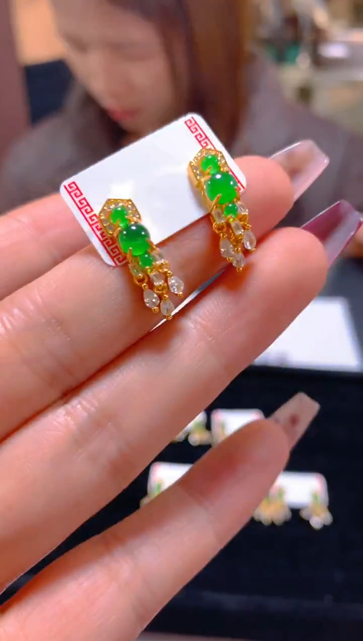 未镶嵌翡翠耳饰多样性发一