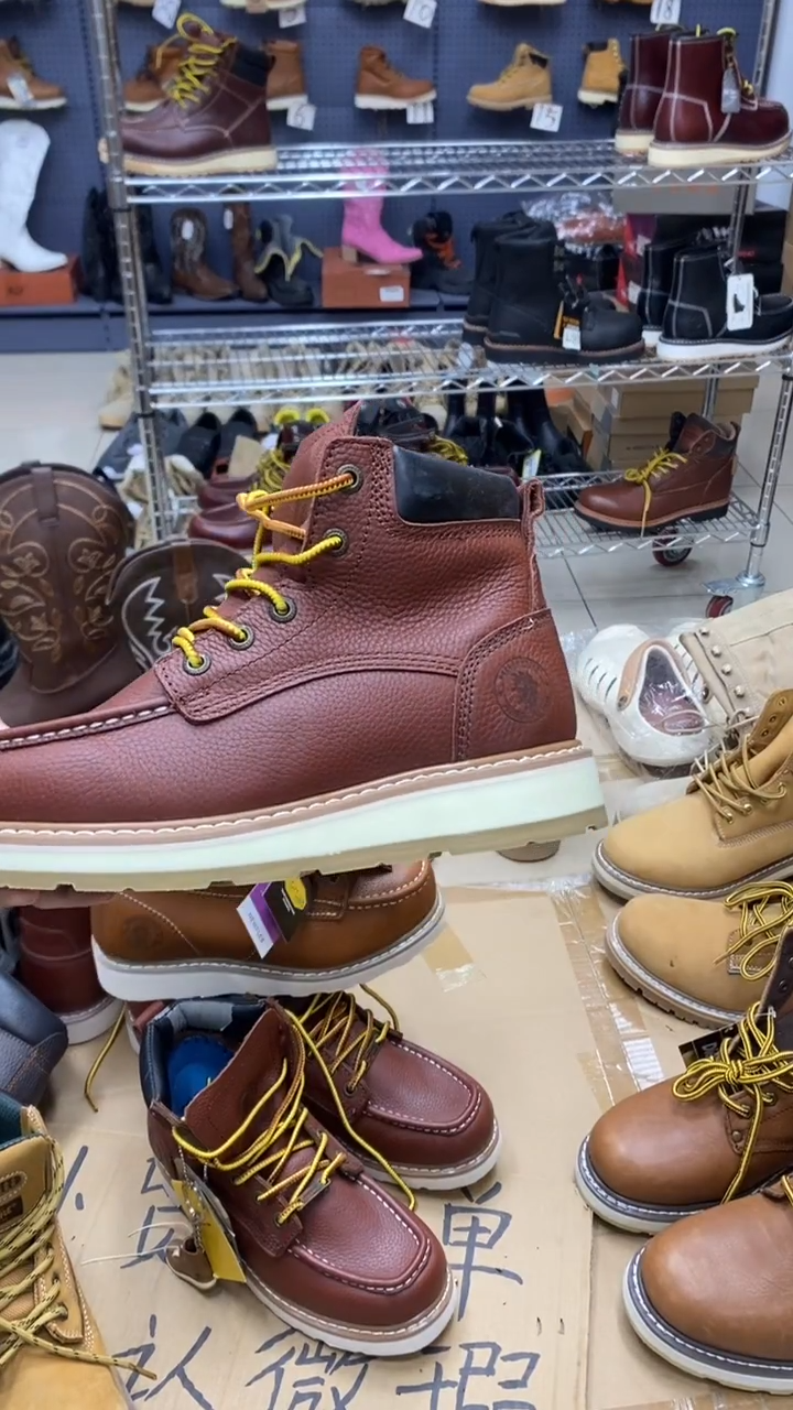牛皮42.5码，AP360 运动鞋码，工装靴 默认瑕疵 领口氧化