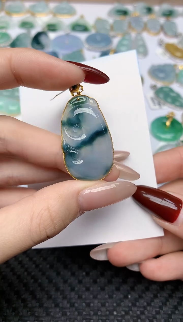 【闪购商品】翡翠颈饰18K金镶嵌天然翡翠a货