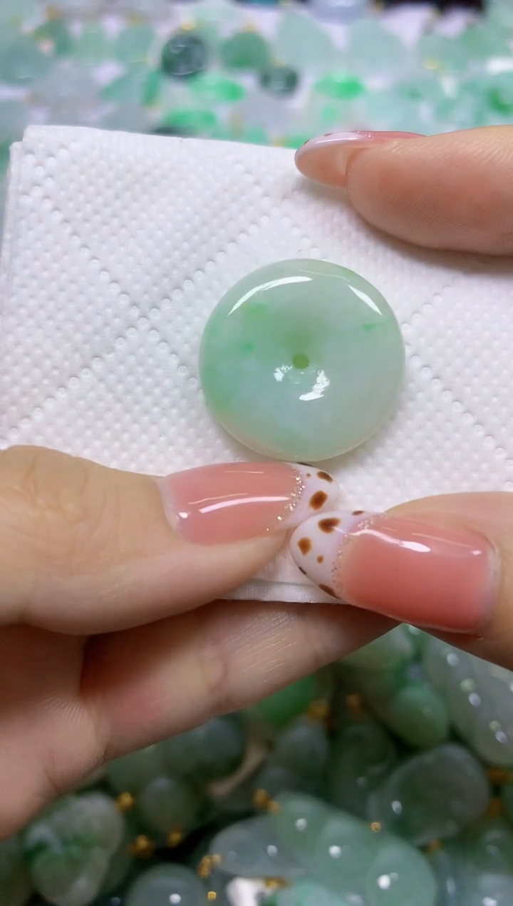 颈饰未镶嵌翡翠 天然翡翠A货
