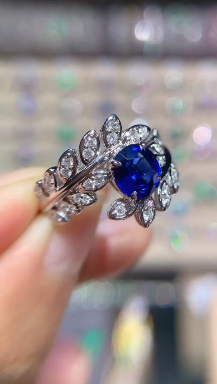 【闪购商品】蓝宝石戒指18K金镶嵌1.3CT