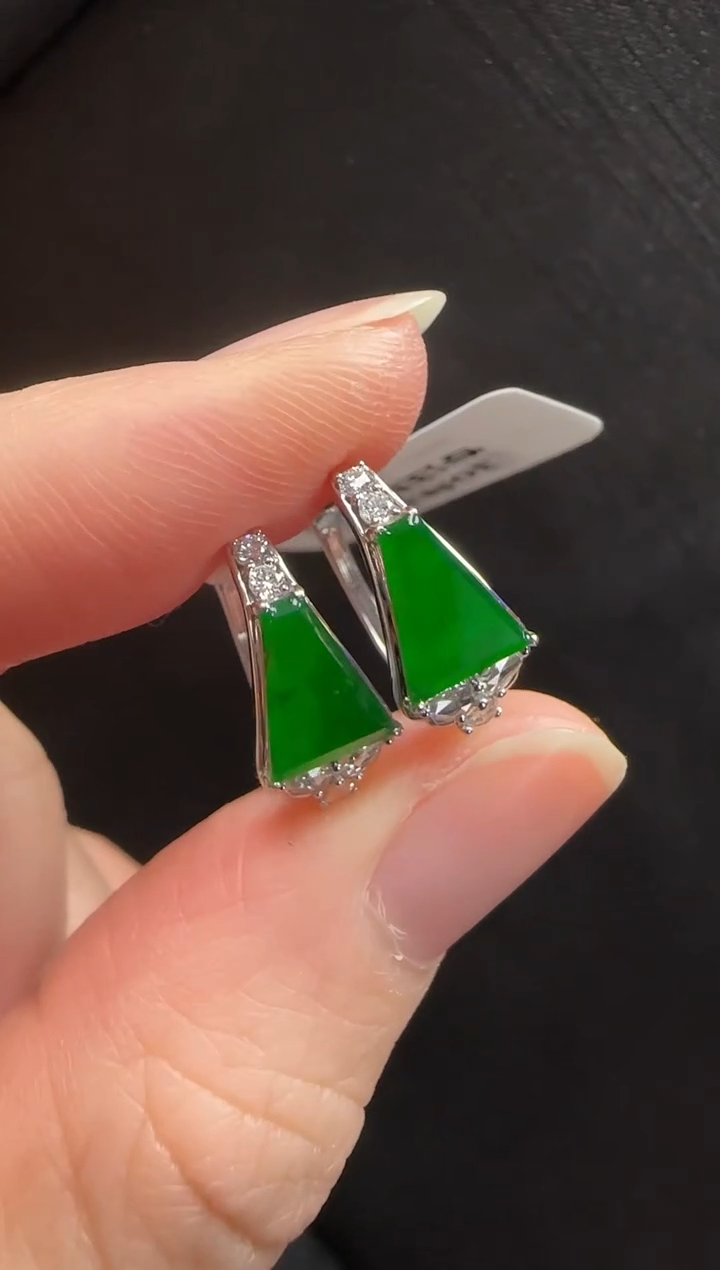 18K金镶嵌翡翠耳饰359无事牌一对