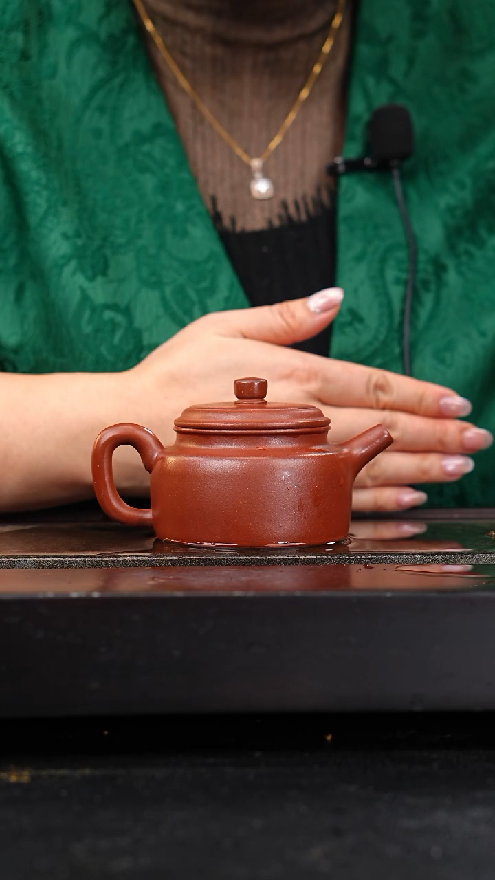 茶壶紫砂红皮龙德钟185cc