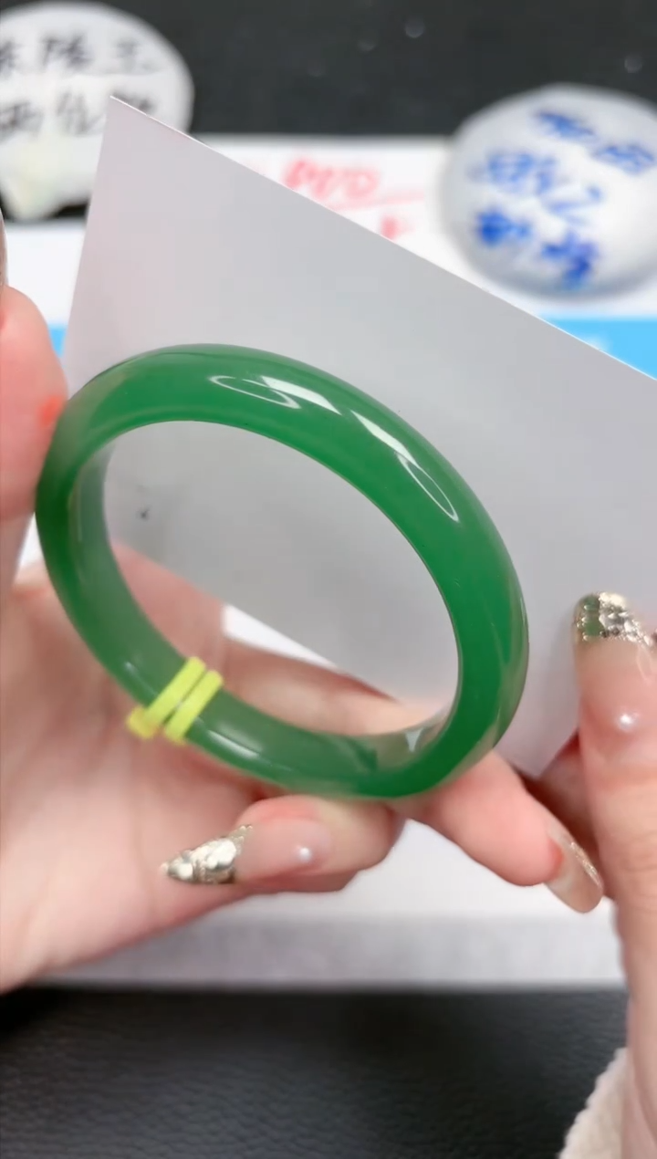 【闪购商品】石英质玉手镯未镶嵌89-57