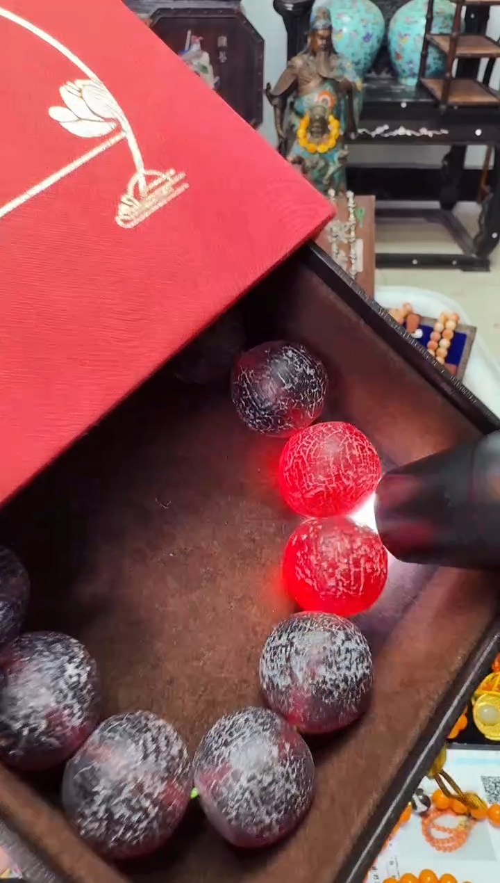 【闪购商品】血珀颈饰未镶嵌老板娘推荐------------