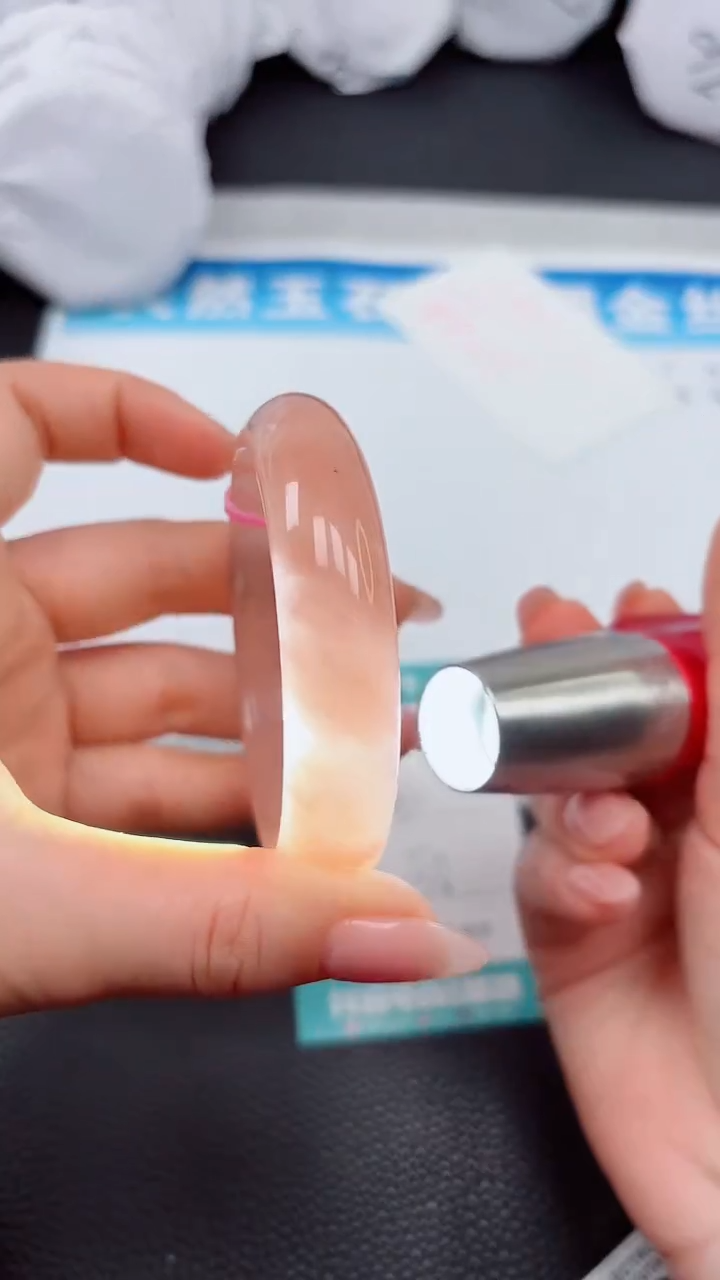 【闪购商品】石英质玉手镯未镶嵌A306