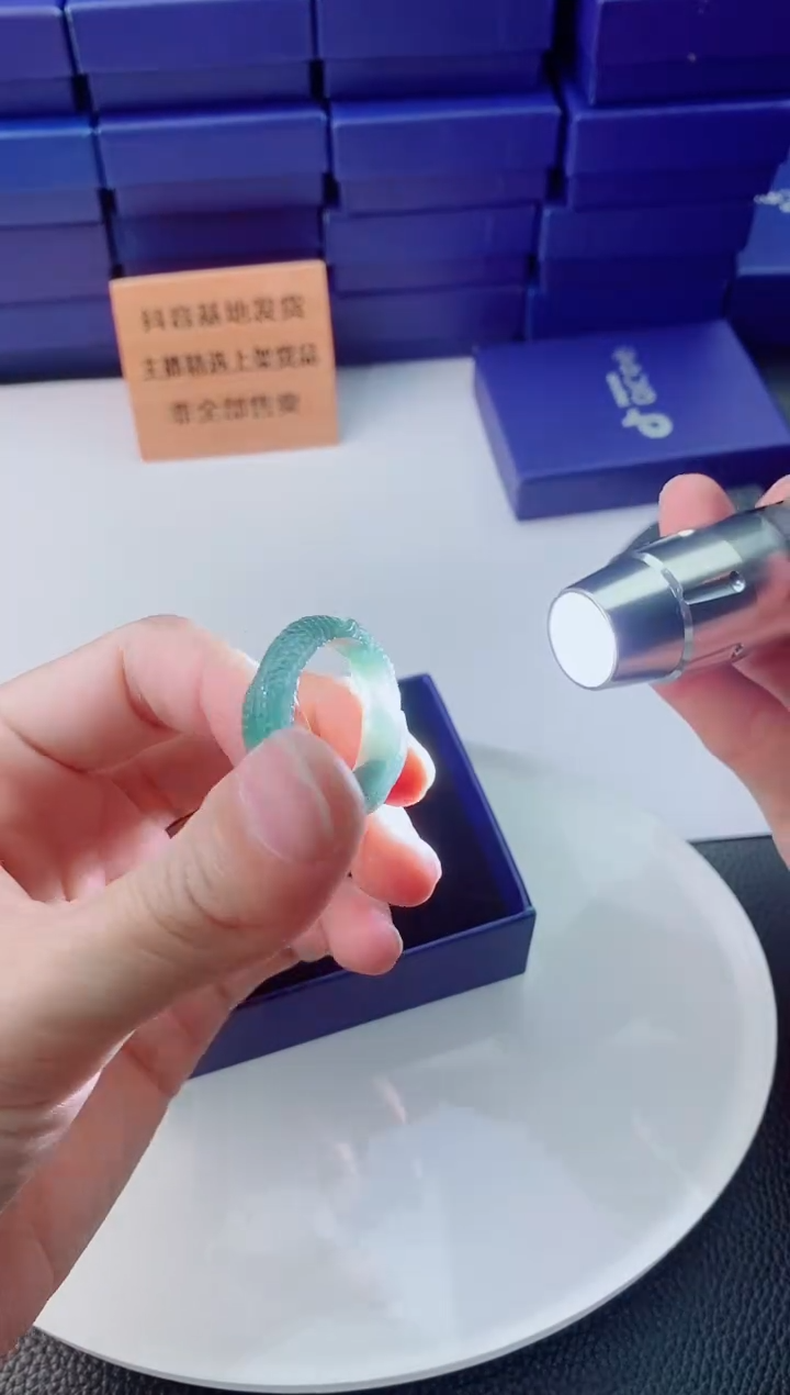 翡翠未镶嵌颈饰1111111111