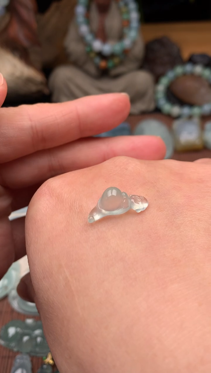 颈饰未镶嵌翡翠吊坠