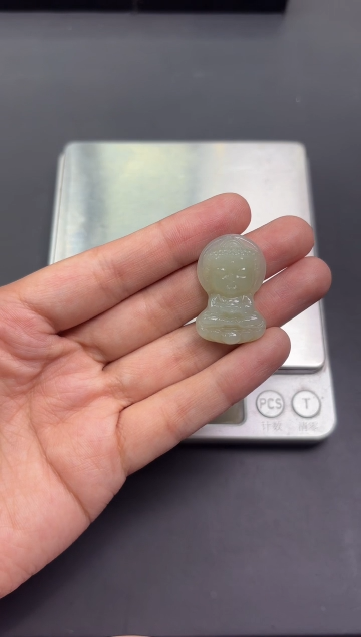 【闪购商品】和田玉吊坠(赠链)未镶嵌且末微色差近矿吊坠