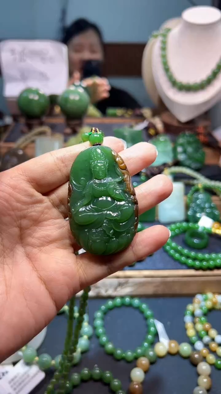 颈饰未镶嵌和田玉1