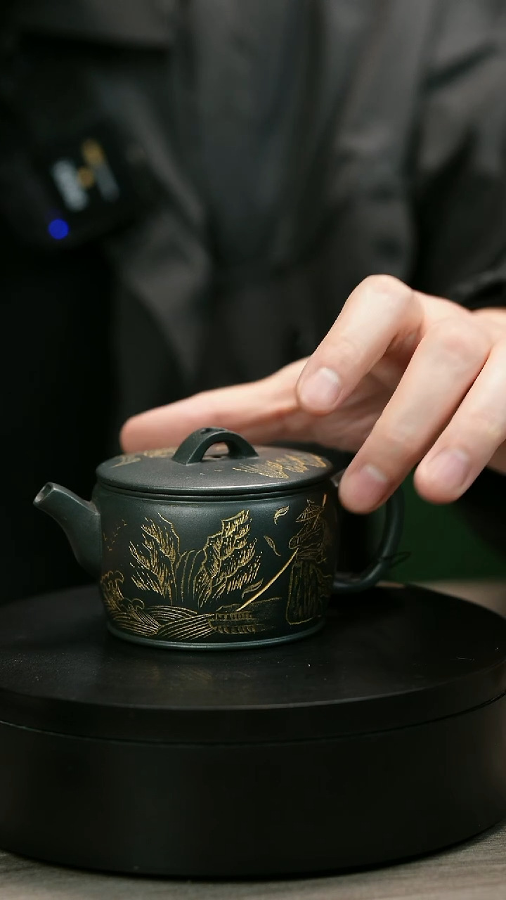 茶壶紫砂真*余H1709余海燕墨绿方嘴汉瓦