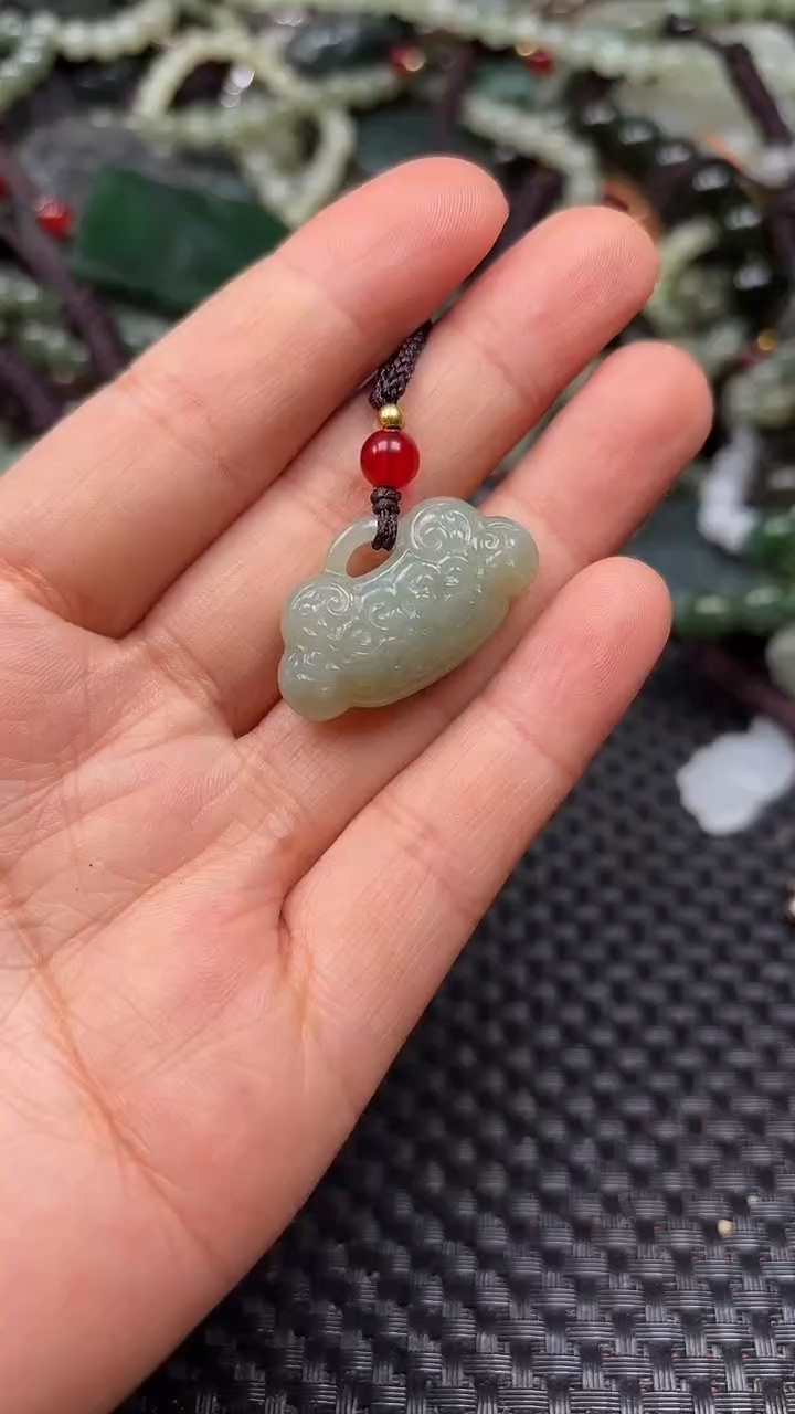 和田玉未镶嵌颈饰1