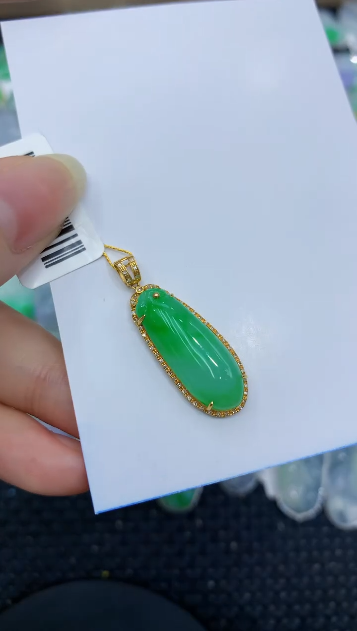 【闪购商品】翡翠颈饰18K金镶嵌8888888888