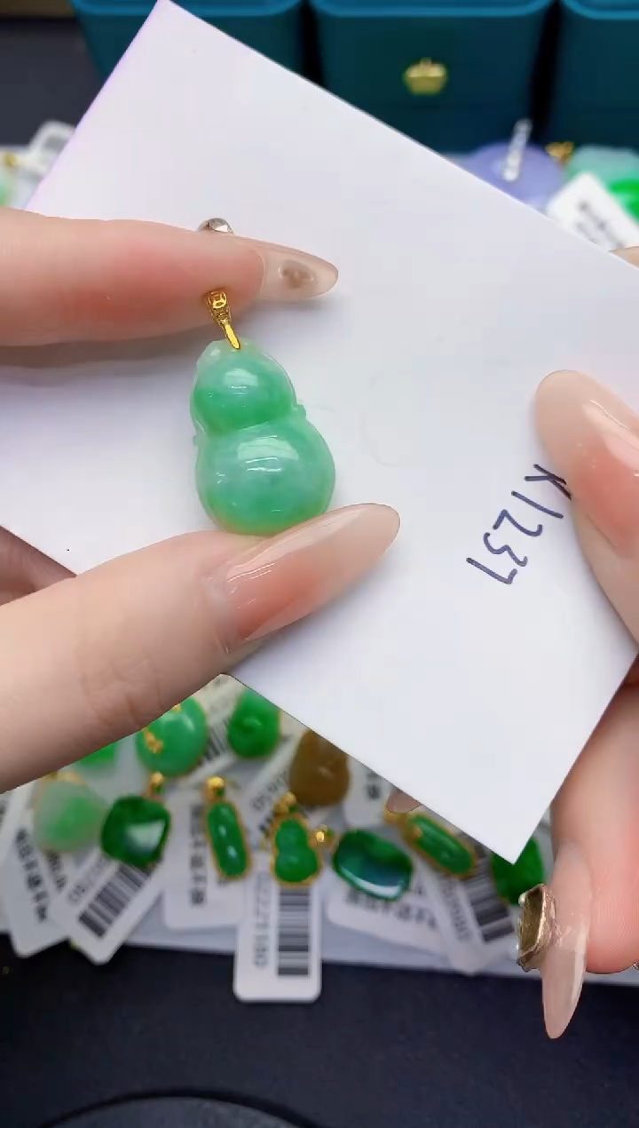 颈饰未镶嵌翡翠缅甸天然翡翠A货