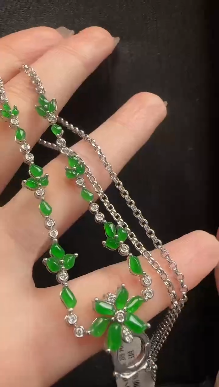 【闪购商品】翡翠套链18K金镶嵌130花形一条