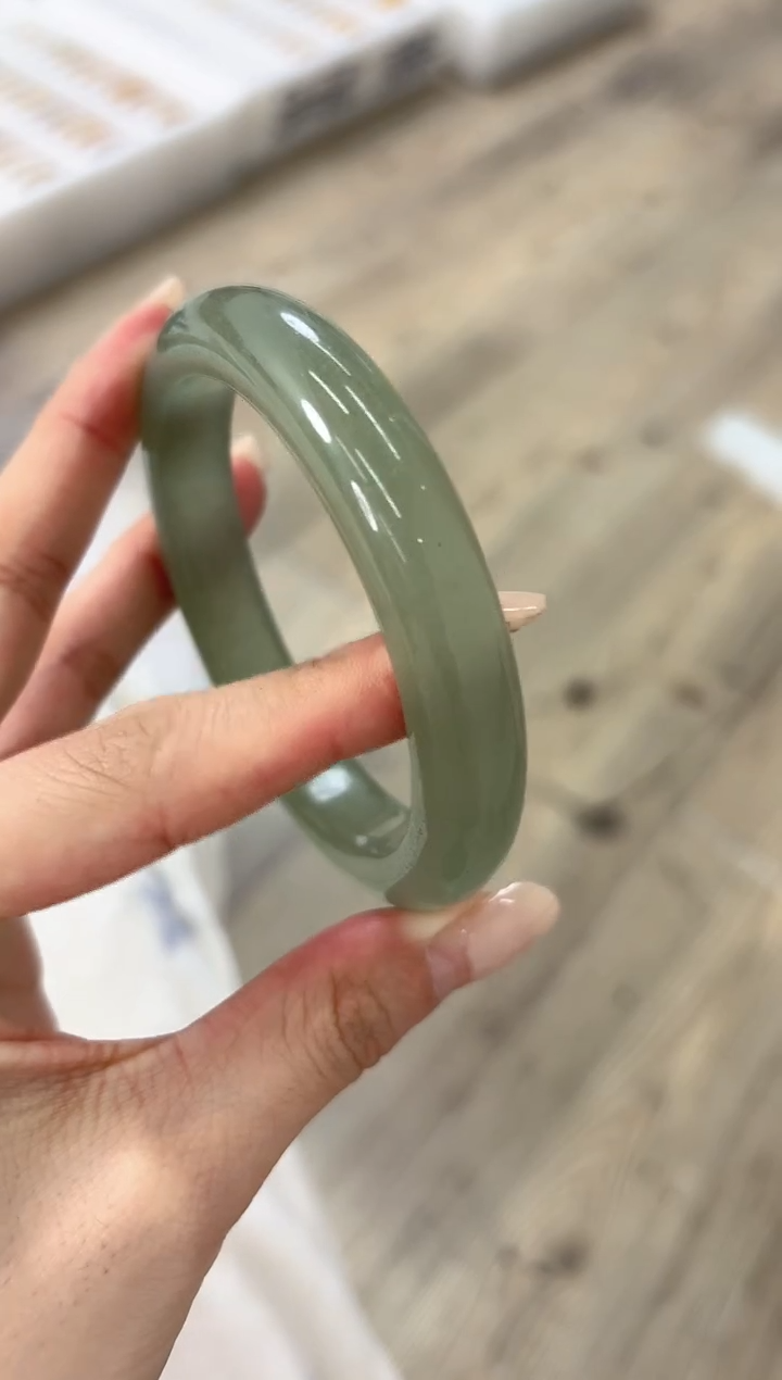 未镶嵌手镯石英质玉108-58D